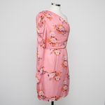 LES RÊVERIES. Pink One Photo 7