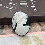 Vintage Black & White Cameo Brooch – Resin Victorian Revival Pin Photo 2