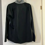 Under Armour Like New Women’s pull over Photo 3
