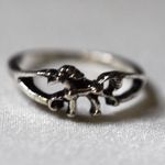 Source Unknown NWOT Small Running Horse Silver Tone Metal Alloy Unisex Size 6 Casual Ring Photo 1