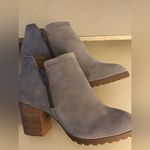 Lucky Brand  women beige suede Chelsea heel Noryn boots US 10 Photo 5