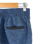 Lululemon Spring Break Away Short II Pleated Cuffed Blue and Black Print Size 6 Photo 10