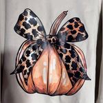 Holiday Harvest Sweatshirt Animal Print Bow Wrapped Pumpkin Cheetah Leopard NEW Size L Photo 3