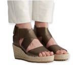 Eileen Fisher Willow Espadrille Wedge in Bronze. Size 7.5. Photo 1