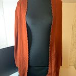 Cyrus Evolution by Davison Scallop Edge Cardigan/Rust W/long beaded Necklace SP Photo 1
