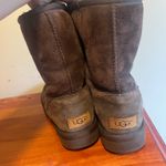 UGG  Classic Boot Chocolate  Photo 2