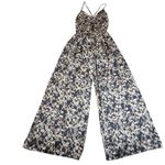 Women's Sleeveless V Photo 1