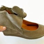 Gentle Souls  Kennth Cole Dawnest Gray Suede Wedge Ankle Boot Bow‎ Size 5.5 Photo 4