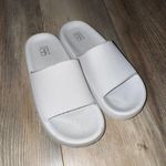 No Boundaries Slides Photo 0