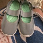 Crocs  mary jane shoes size 8 Photo 4