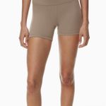 Aritzia NWOT golden butter modern taupe biker shorts sz 4 Photo 1