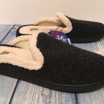 Dearfoams  Slippers, Size 9/10 Photo 1