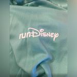 Disney Rundisney 2023 wine & dine 5k Alice in wonderland Race shirt XL Photo 4