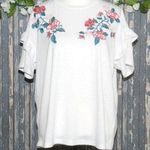 Paper Crane White Boho Top T-Shirt Size L Embroidered Floral Roses Ruffle Sleeve Photo 0
