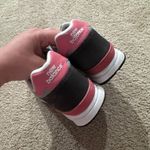 New Balance  565 Suede Gray & Pink Athletic Sneakers Women’s Size 8 Running Shoes Photo 3