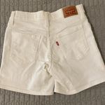 Levi's Levi’s white Classic Jean Shorts sz 27 Photo 1