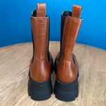Gianni Bini  Downtown Lug Sole Chelsea Boots Women’s Size 6 Tan Leather Platform Photo 1