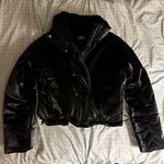 Alo Yoga Cropped Puffer Jacket Photo 1