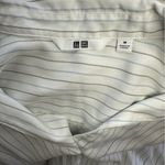 Uniqlo  White and Blue Striped Shirt      size M Photo 4