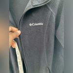 Columbia Sweatshirt with two front pockets and full zipper down Photo 3