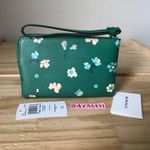 Coach Wristlet Photo 1