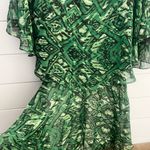 Giani Bernini Gianni Bini green pattern dress 
Beautiful green pattern and following
Size XS‎ Photo 1