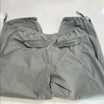 H&M Divided Women’s Gray Oversized parachute cargo Pants. Size Small Photo 4