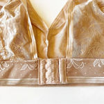 Wacoal  Beige Lace Bralette Size 38‎ Plunge Wide Strap V Neck Feminine Romantic Photo 4