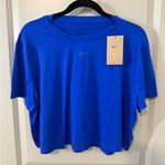 Nike 🦋 NWT! 🦋  Women's Royal Blue Short Sleeve Tee Photo 0