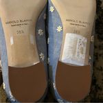 Manolo Blahnik  Women's White Campari Embroidered Chambray Mary Jane size 38.5 Photo 5