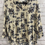 Fun2Fun  floral print blouse size Medium Photo 0