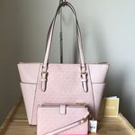 Michael Kors Set Photo 1