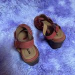 Earth Women's Anty Round Toe Stacked Block Heel Leather Dress Slingback Sandals Red Size 10 Photo 5