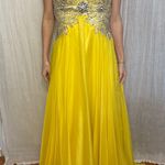 Yellow formal gown Size 8 Photo 0