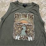 Super Chic “Follow The Sun” Tee Green Boho T Shirt sz M Size M Photo 1