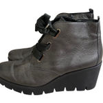 Gabor Women's Metallic Leather Wedge Lace Up Ankle Boots Side Zip Size 9 EUC Silver Photo 0