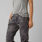 prAna Granite Gray Camo Sky Canyon Jogger Pants Size 10 Photo 0