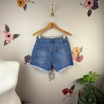 By Together Frayed 3.5" Hem Denim Shorts - Size - Medium Photo 2