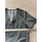 FIGS Women's Technical Collection Catarina Pocket Scrub Top Size XSmall Photo 6