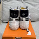 Nike Blazer Mid ’77 ESS White Metallic Silver Black Women’s Size 6.5/Mens 5 Photo 5