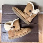 UGG  Bailey Button Short Shearling Boots Booties Classic Chestnut Color - size 8 Photo 1