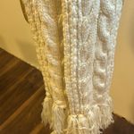 Aeropostale  White scarf. Photo 2