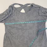 Under Armour Gray Abstract Design Criss Cross Back Athletic Top EUC Sz Lg Photo 7