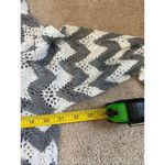 Lovestitch  woman’s sweater size large Photo 5