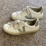 VEJA Sneakers Photo 0