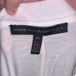 White House | Black Market White V-Neck Women's Short Sleeve Shirt Photo 7