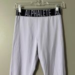 Alphalete Criss Cross 7/8 Length Athletic Leggings in Lilac Pastel Women's S Photo 2