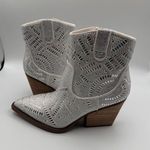 VeryG Rhinestone Western Ankle Boots Pointed Toe Block Heel Zipper Size 8.5 White Photo 5