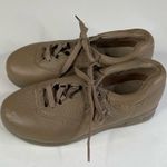 Soft Spots Supreme Lace Up Leather Shoes Size 7WW Tan Photo 2