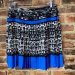 Vince Camuto Black White Blue Pleated Mini Skirt Women's Size 2 Photo 0